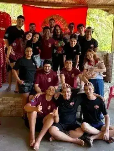 Moradores e ex-alunos reunidos no Encontrão da República Santo Grau